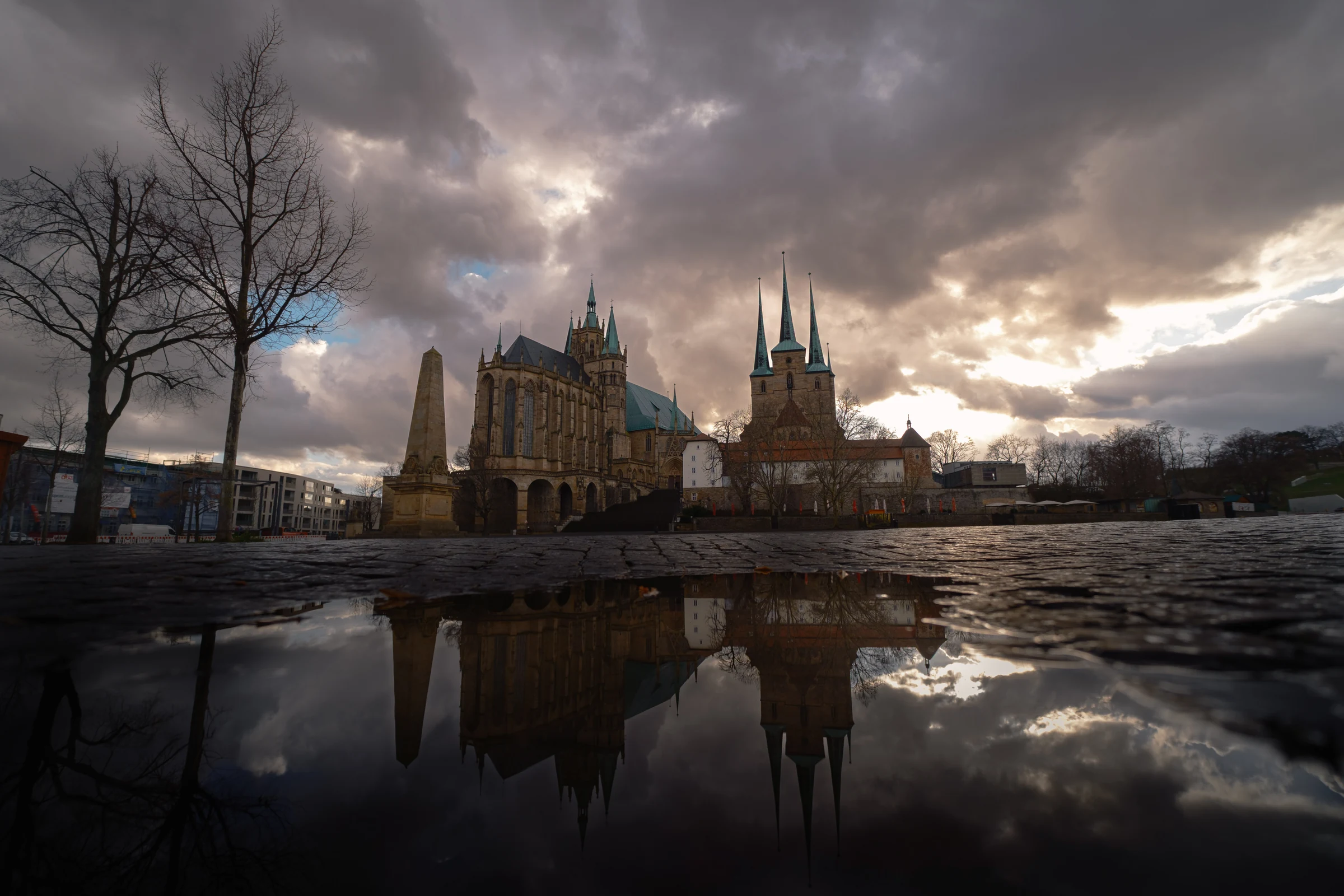 Erfurter Dom bei Regen