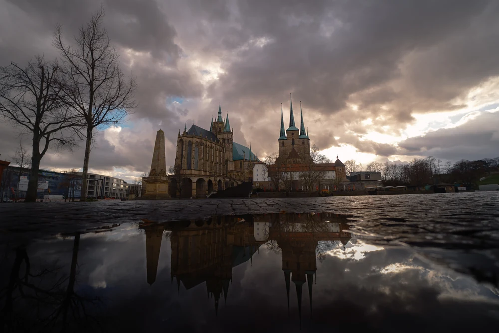 Erfurter Dom bei Regen
